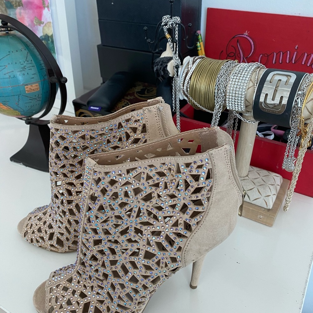 Sandals - Picture 3 of 3